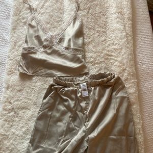 DECEMBER DISCOUNT 🎄 Dynamite lounge set